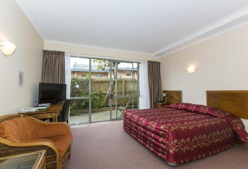 Студия Стандарт, Fernhill Motor Lodge