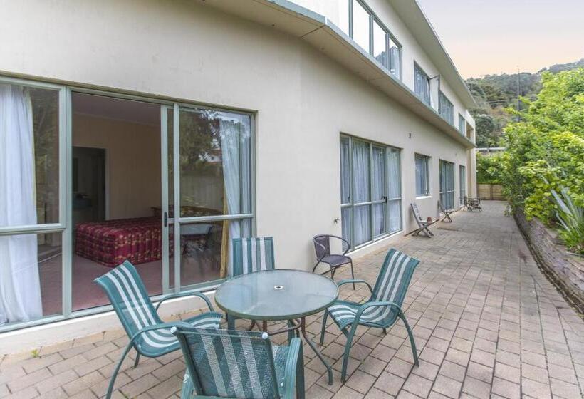 Апартаменты 3 Спальни, Fernhill Motor Lodge