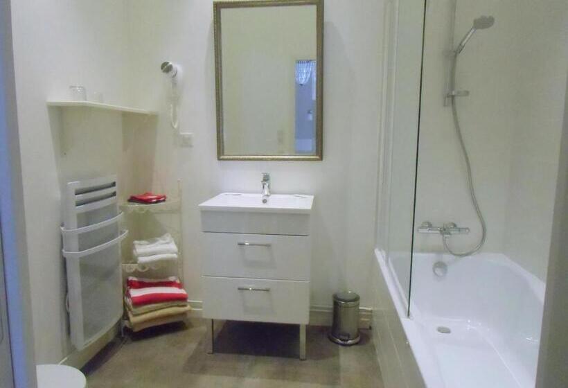 Номер Стандарт, Hôtel De La Providence