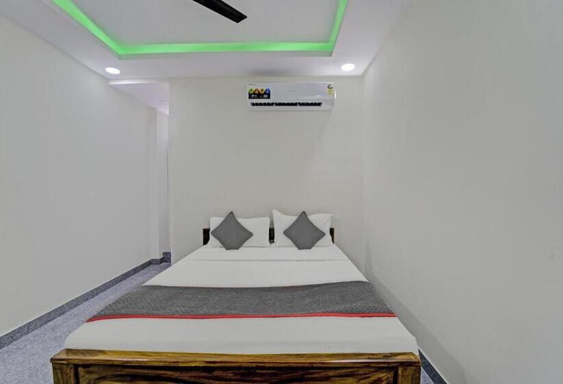 デラックスルーム, Super Townhouse 1096 Hotel Redfox Nungambakkam Near Apollo & Shankar Nethralaya Hospital