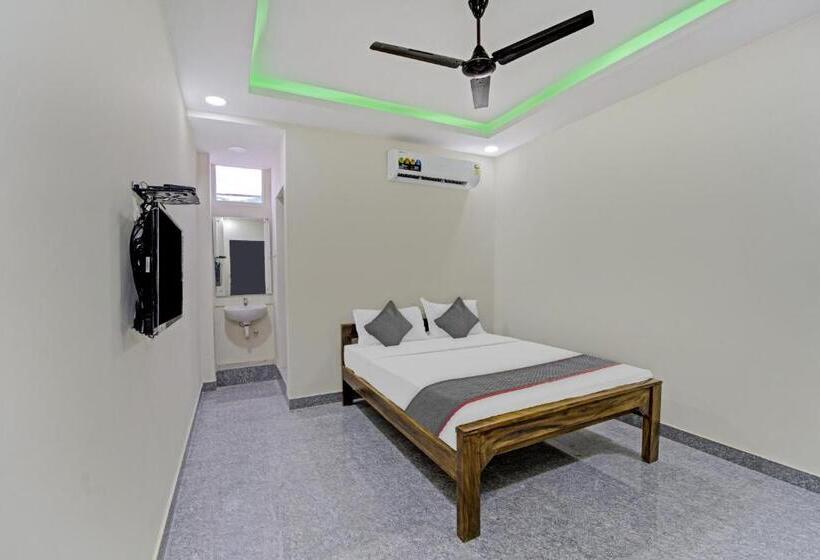 デラックスルーム, Super Townhouse 1096 Hotel Redfox Nungambakkam Near Apollo & Shankar Nethralaya Hospital
