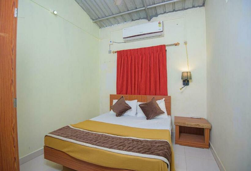 Семейный Номер, Prajakta Rest House