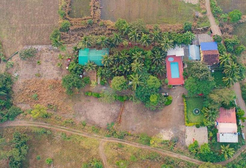 Семейный Номер, Prajakta Rest House