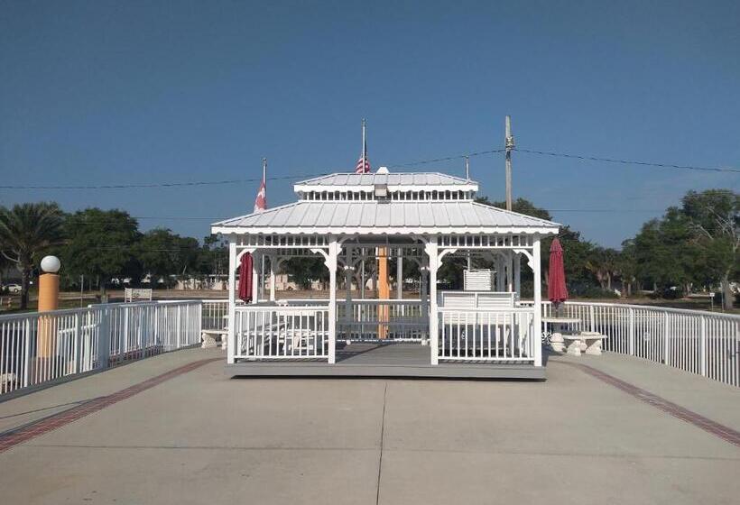 스탠다드 룸 킹사이즈 침대, Super Inn Daytona Beach
