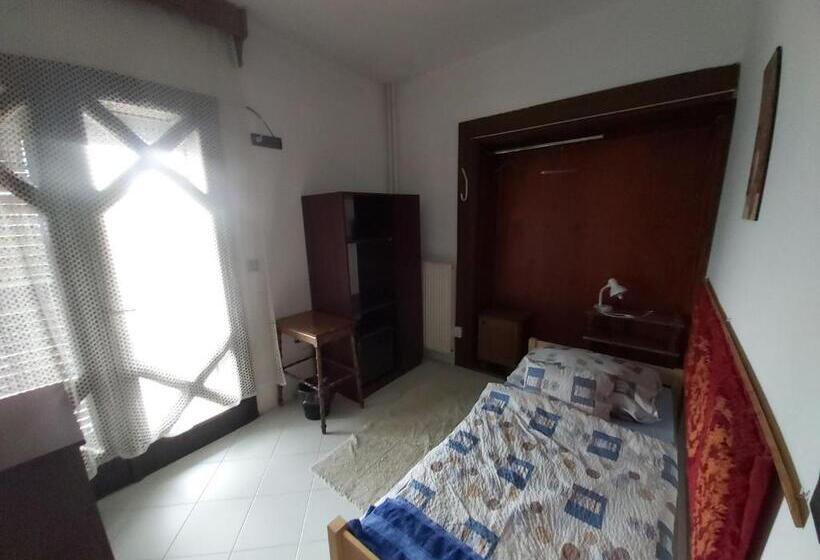 اتاق استاندارد یک تخته با بالکن, Valcsics Villa Panzió
