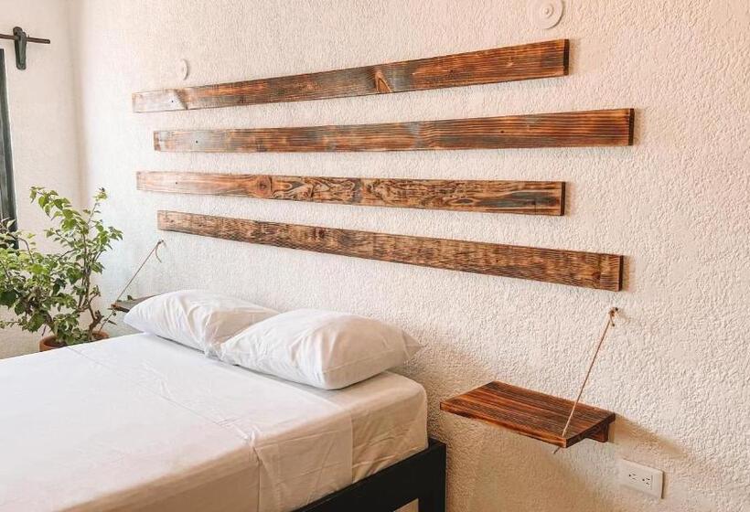Номер Стандарт, Hostel Oryx Valladolid