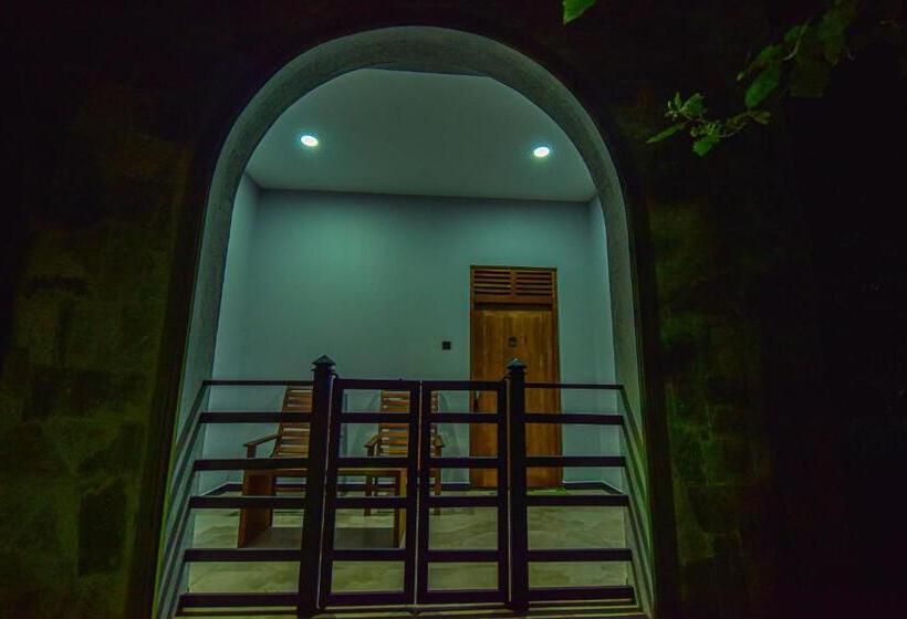 Трехместный Номер Deluxe, C B S Resort Udawalawe