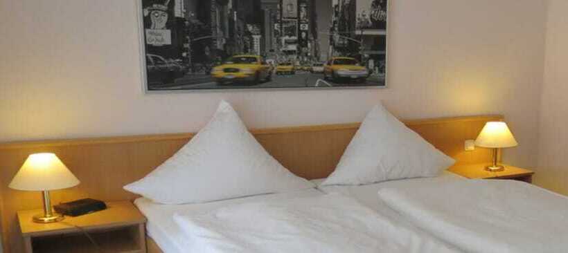 Номер Стандарт, Filmhotel Lili Marleen