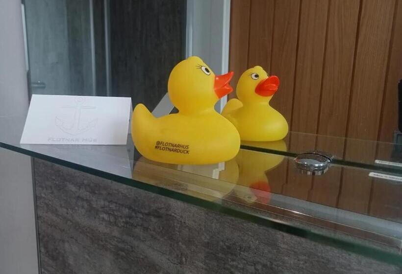 Номер Стандарт Вид на Море, Flotnar Hús   Ensuite Rooms