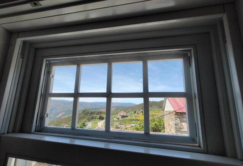 Номер Стандарт Четырехместный Совместный Санузел, Vila Nazaré