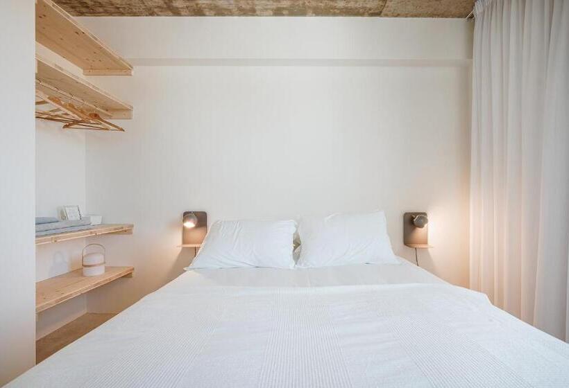 标准间, B.hostel