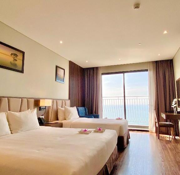 اتاق سه نفره دلوکس با چشم‌انداز دریا, Vipol Mui Ne Hotel & Spa