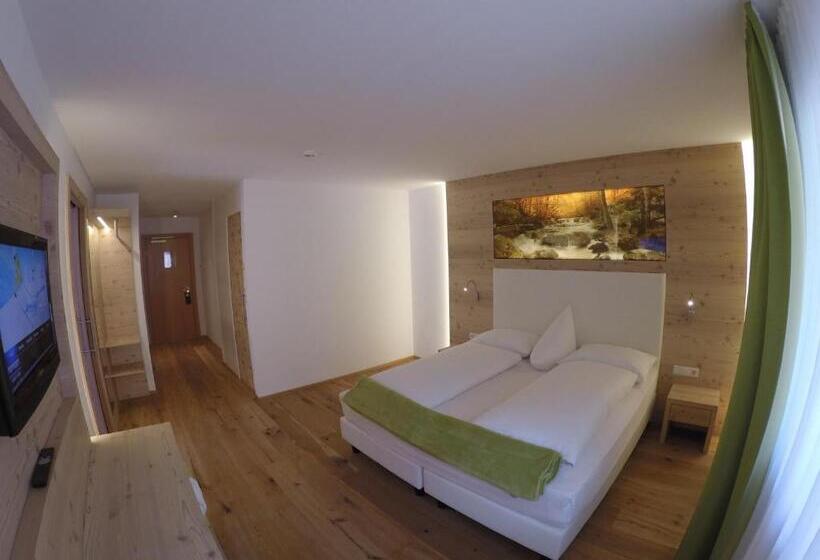 Полулюкс с Балконом, Paradies Pure Mountain Resort