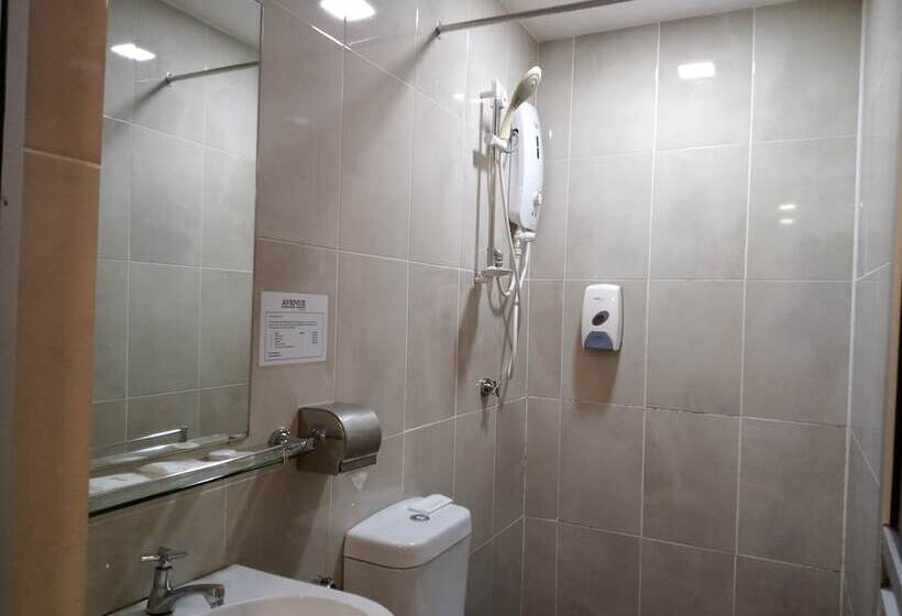 Семейный Номер, Avenue Bangi