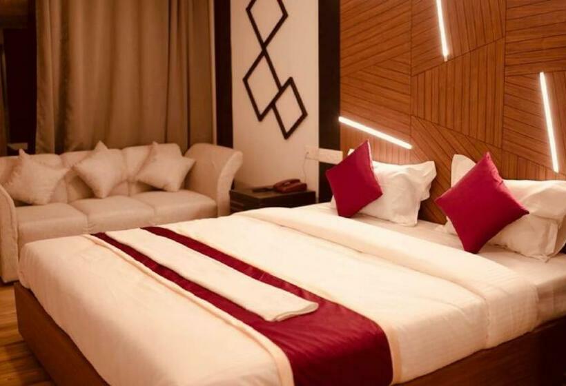 Люкс с Балконом, The Lavender Resort Waynad