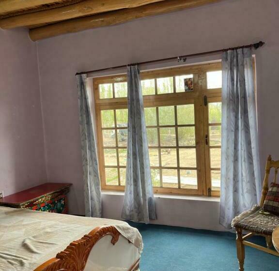 Quarto Deluxe com Sacada, Napishu Guest House
