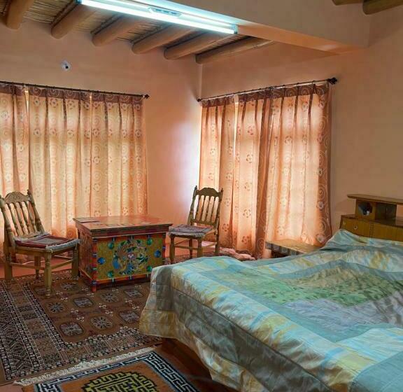 Quarto Deluxe com Sacada, Napishu Guest House