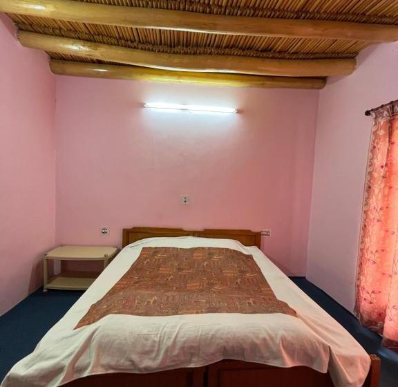 Quarto Economy, Napishu Guest House