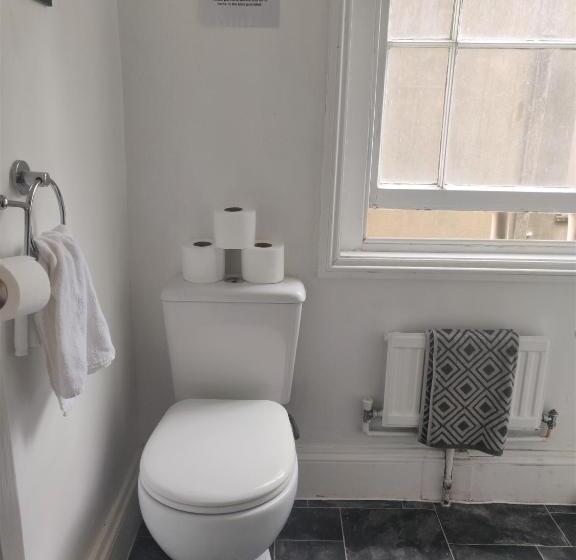 Номер Стандарт Совместная Ванная, Arlington Villas Townhouse By Clifton Short Lets
