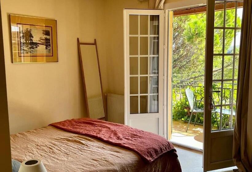 Номер Стандарт с Балконом, Maison D´hôtes Le Mas Des Vignes