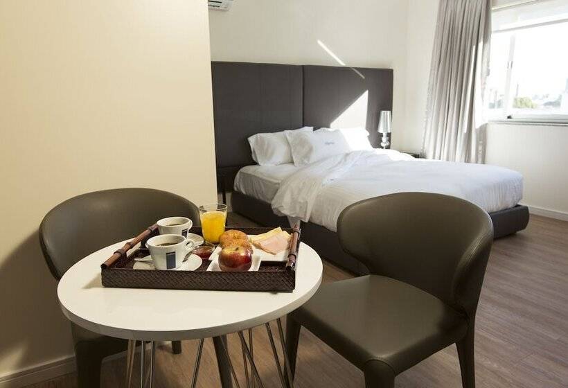 Номер Стандарт, Regency Way Montevideo