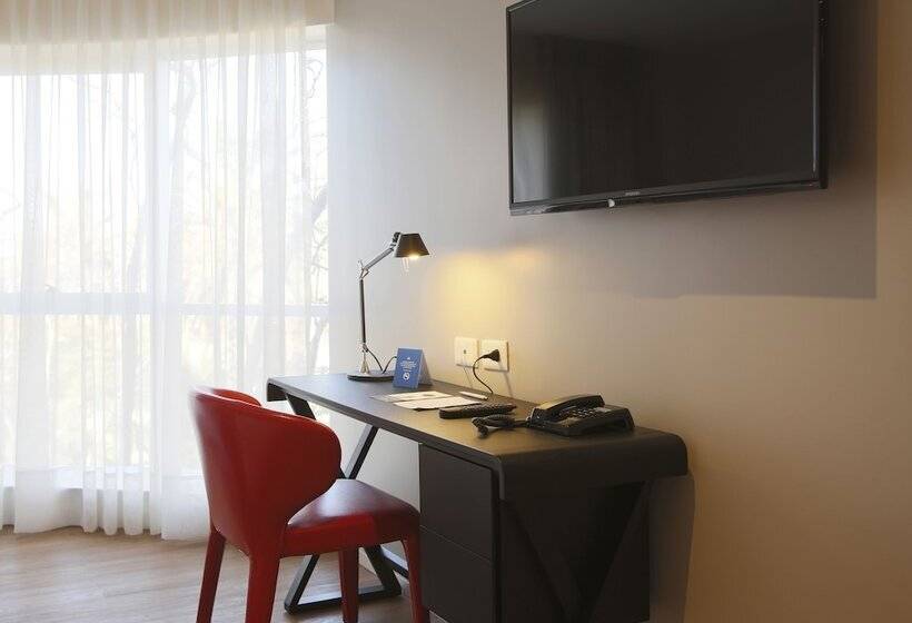 Семейный Номер, Regency Way Montevideo