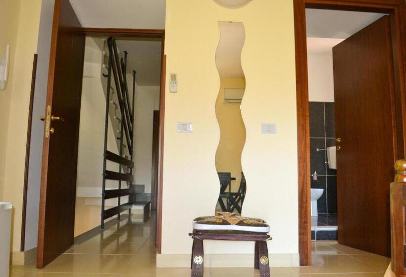Номер Стандарт Трехместный, Casa Vacanze Santa Lucia