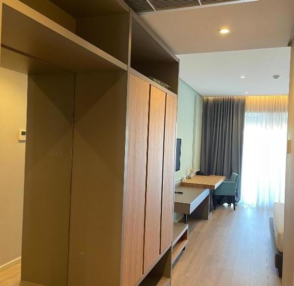 اتاق استاندارد چهار تخته با چشم‌انداز دریا, Amr Hotel Durres