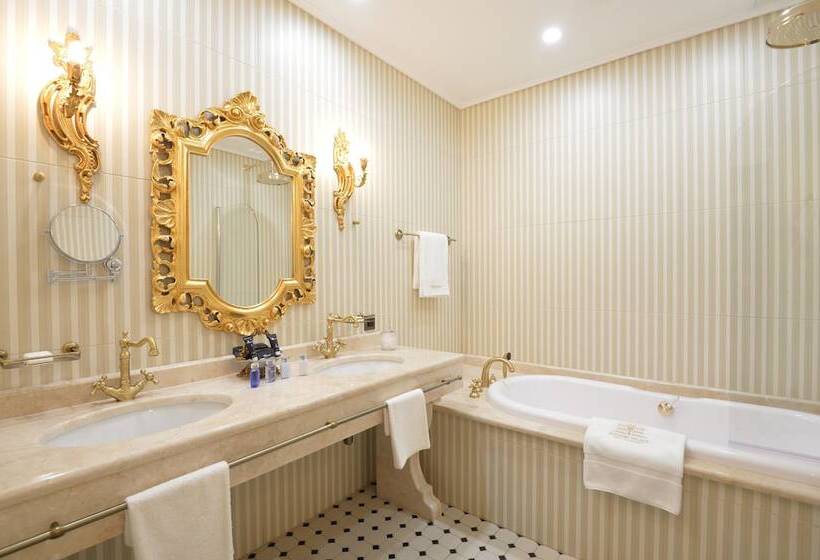 침실 1개 디럭스 아파트, Trezzini Palace Boutique