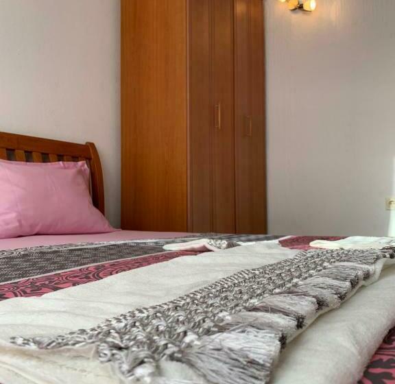 اتاق استاندارد با بالکن, Guest House Nuhii