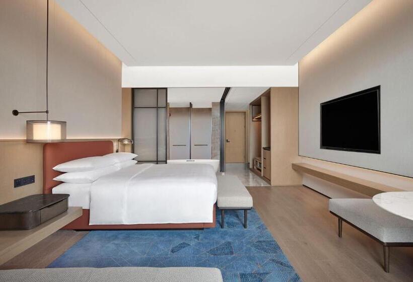 اتاق دلوکس با تخت کینگ و چشم‌انداز شهر, Sheraton Rizhao