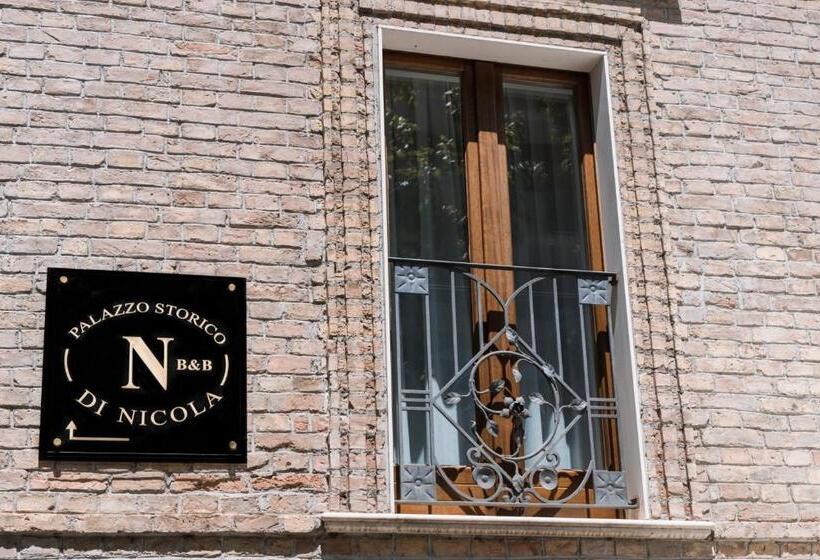 اتاق لوکس با تخت بزرگ, B&b Palazzo Storico Di Nicola