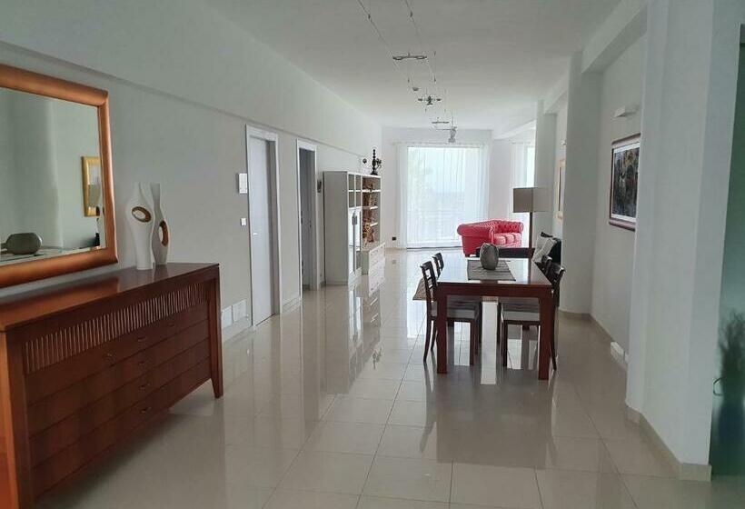 Полулюкс, Villa Floyd Charming Rooms B&b