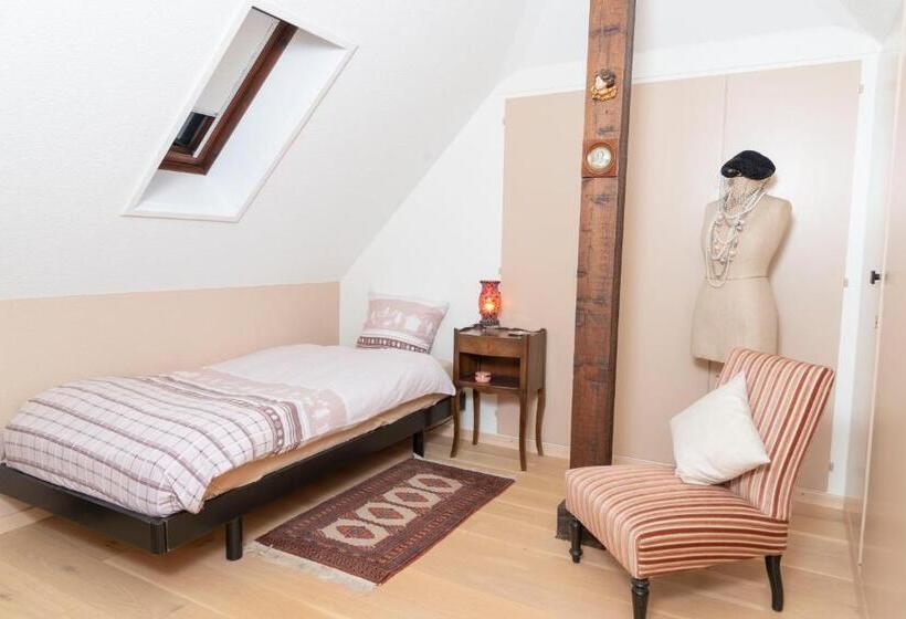 اتاق خانوادگی, B&b L Eden