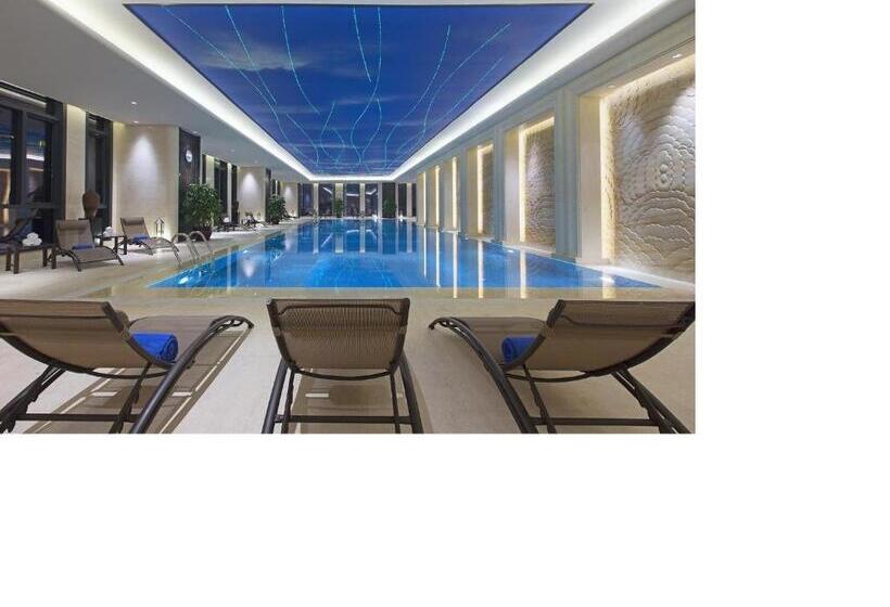 Deluxe room with river view, Wanda Vista Tianjin
