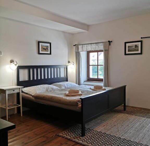 침실 1개 아파트, Apartmány Rožmberk