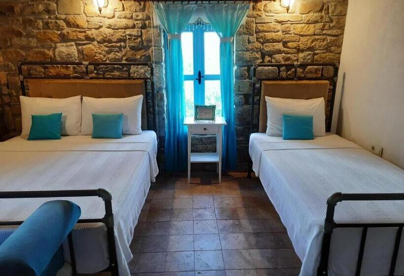 اتاق لوکس سه تخته, Efli̇n Buti̇k Otel
