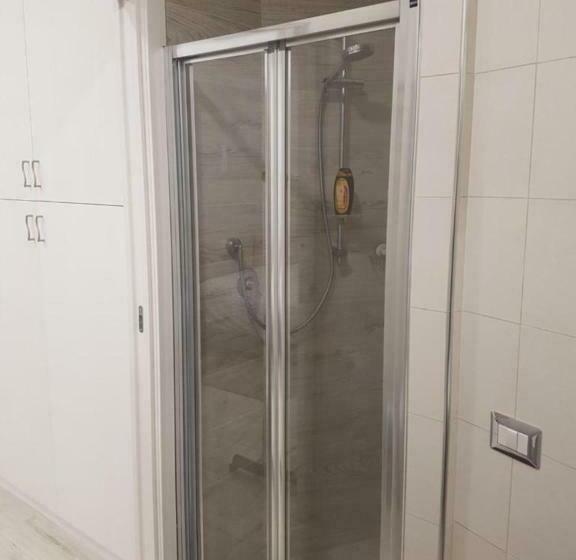اتاق استاندارد سه نفره, Guest House Via Milano