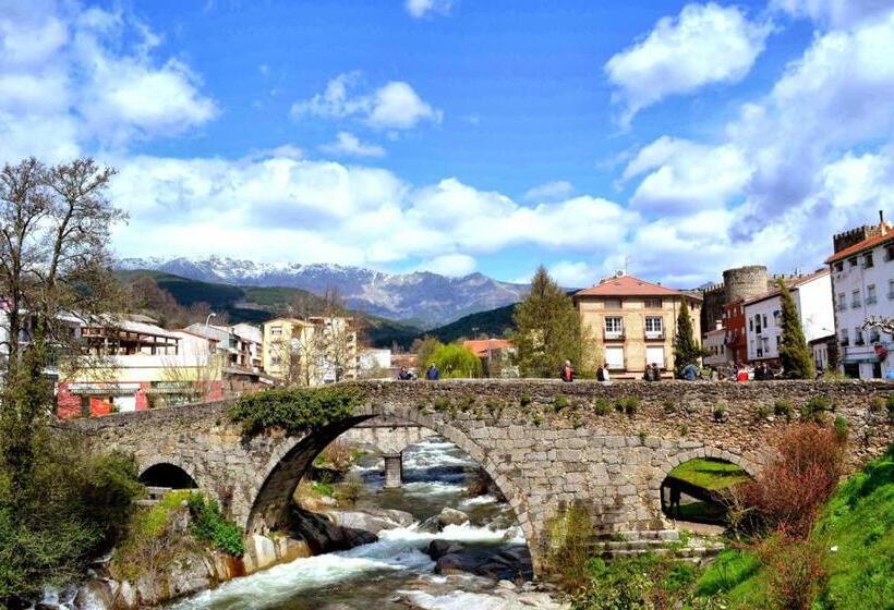 Трехместный Номер Стандарт Вид на Сад, Hostal Sierra De Gredos