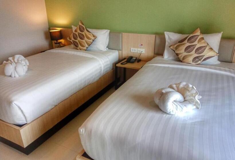 Номер Стандарт с Балконом, Louis  Runway View Hotel   Sha Extra Plus