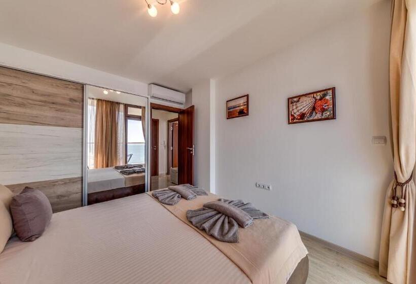 Апартаменты 1 Спальня Вид на Море с Балконом, Apartcomplex Golden Bay