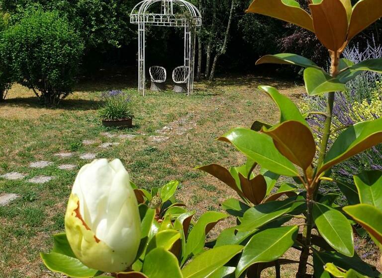 Номер Стандарт Вид на Сад, La Maison Des Thermes, Chambre D Hôte