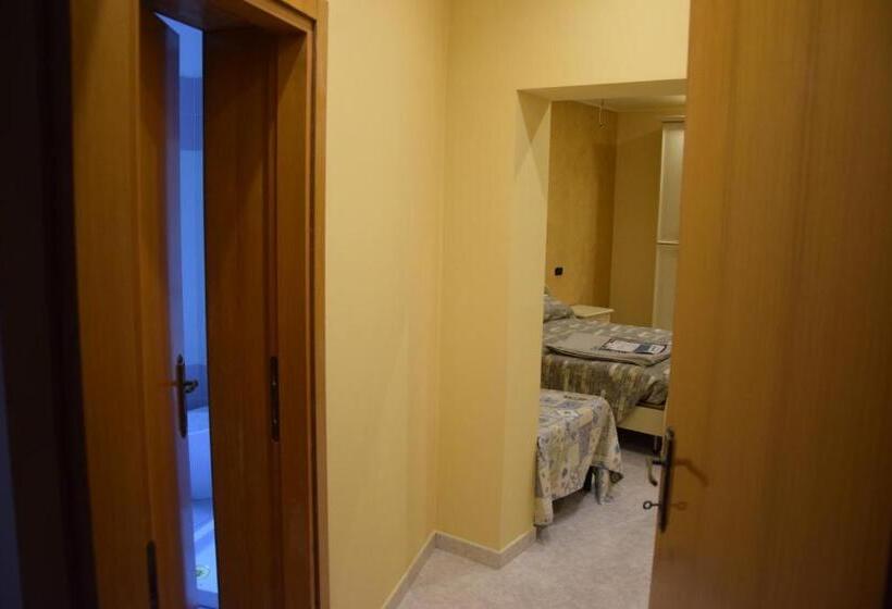 اتاق استاندارد سه نفره, A Casa Di Nelly