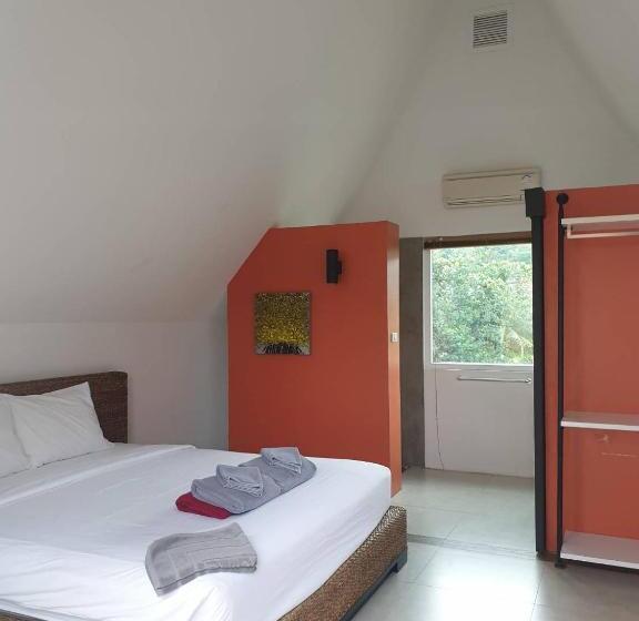 سوئیت جونیور با چشم‌انداز باغ, Siam Royal Bay Beach Villa And Beachfront Apartments
