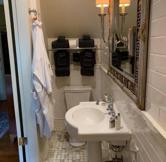 스탠다드 룸 킹사이즈 침대, Terrell House Bed And Breakfast