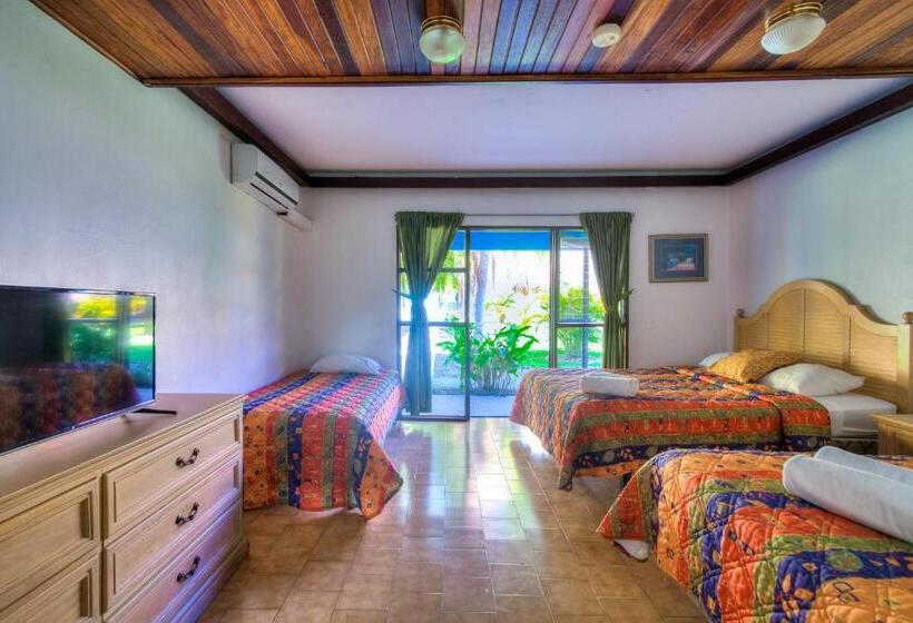 Семейный Номер, Beach Break Resort