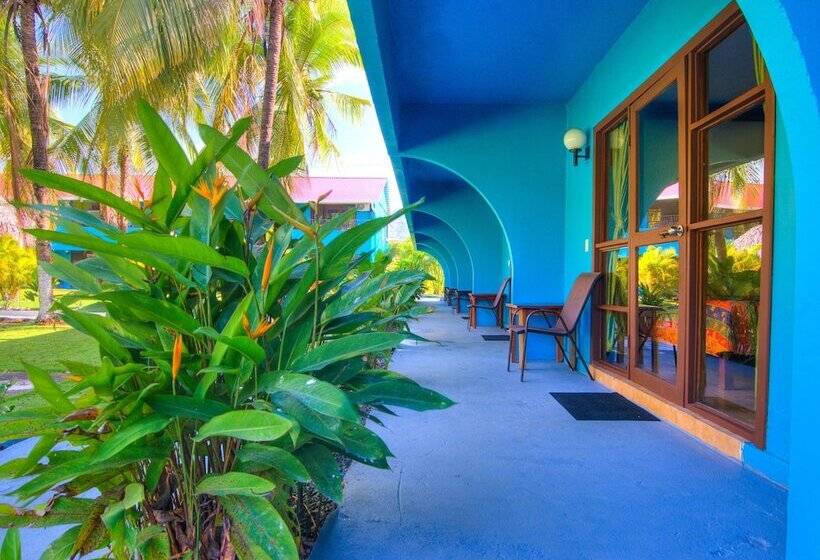 Семейный Номер, Beach Break Resort