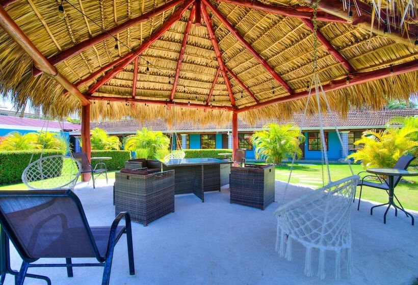 اتاق خانوادگی, Beach Break Resort