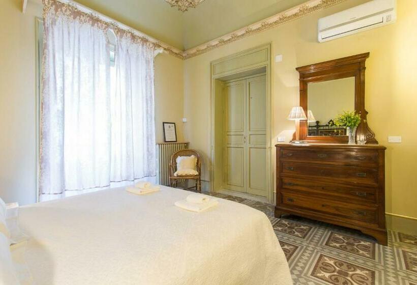 高级三人间, B&b Porta Carolina