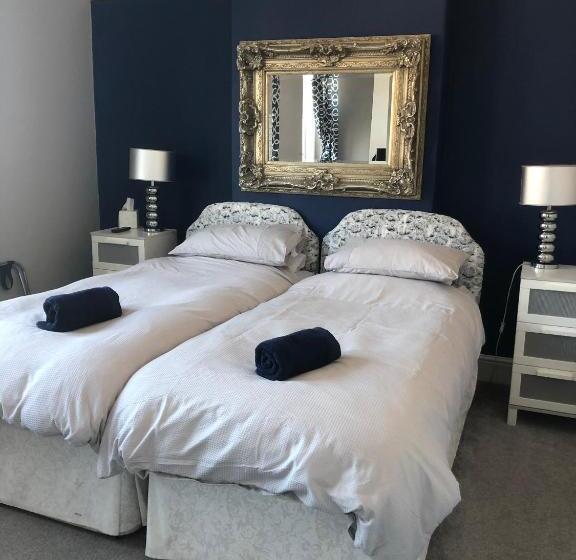 컴포트 트리플 룸, Glengarth House Room Only Accommodation
